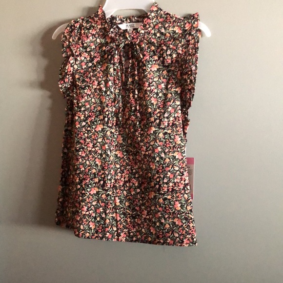 STEVE MADDEN WOMAN BLOUSE SIZE SMALL! NEW WITH TAGS IN IT! SMOKE FREE HOME! - Picture 2 of 6
